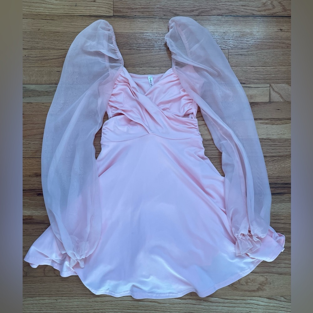Pink tie dress with puffy long sleeves